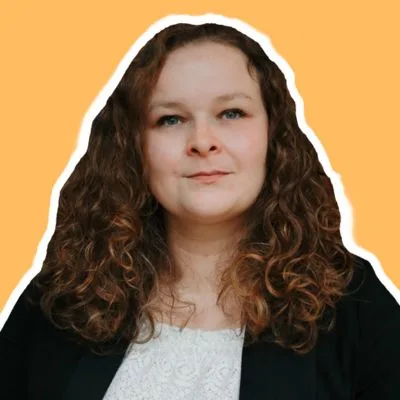 Lisa-Burgstahler-LYZABÉ-communication-responsable-byfurkeuse Lisa Burgstahler, agence LYZABE, byfurkeuse communication responsable